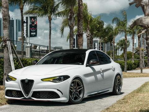 三款运动豪车都要挑战3系，它们实力如何？