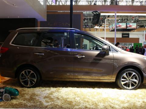 江淮玩这么大？全新七座SUV售价仅20万，车身比揽胜大一圈！