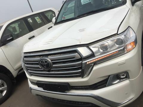 18款酷路泽5700VXR配置最新报价 陆巡VXR最低报价