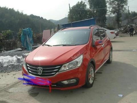托关系3万提宝骏310，车主：开出去好像奔驰B200，很上档次