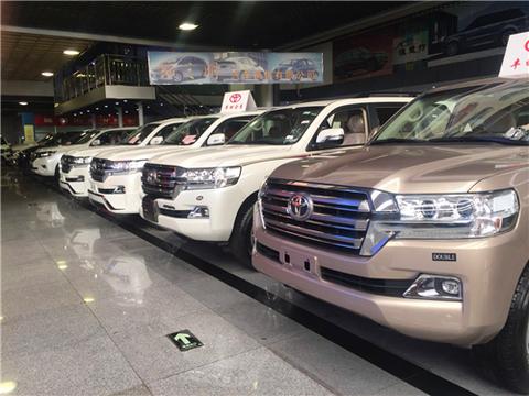 18款中东版丰田酷路泽4000全方位的设计带来更高的越野体验