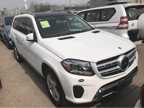 奔驰GLS450美版仍旧秉持奔驰典雅高贵的气质十足安全感