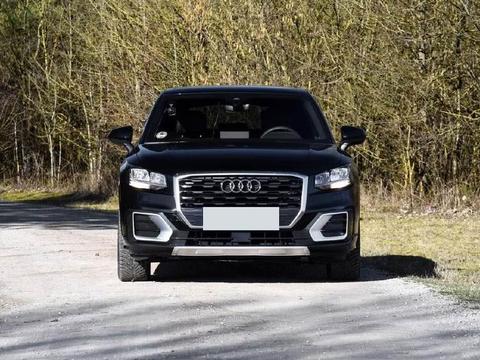 奥迪首款新Q2现身街头，尺寸更大，配T动力才卖18万