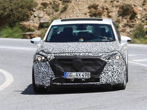 全新别克君越曝光：加入Avenir元素，前脸凶悍却配双呆萌眼