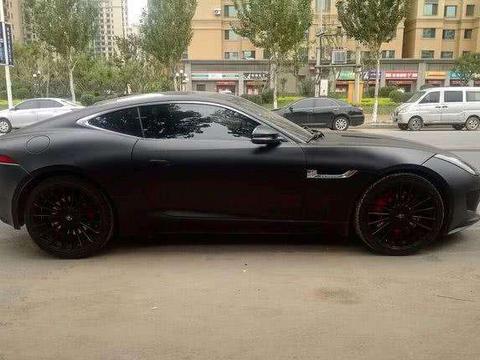 女司机这捷豹跑车, 落地106万, 72万开走老司机都说有眼光!