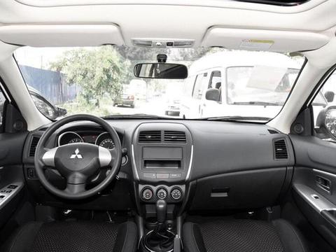 这4款车用塑料板代替中控屏，最狠的连收音机都没有！