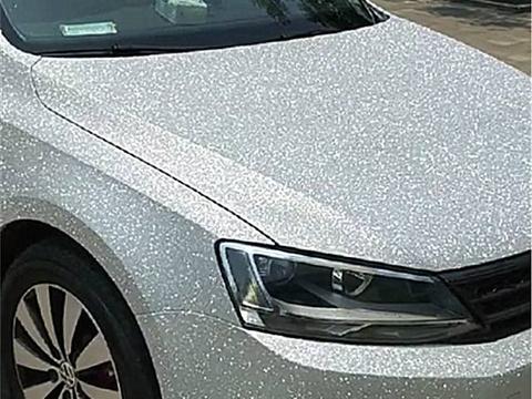 街头偶遇一辆15万大众速腾，全车镶满钻石，恨不得把它们扣下来！