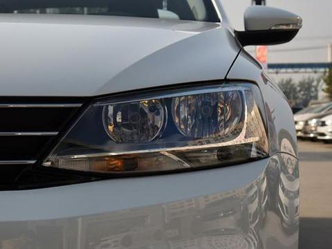 12年卖出200多万辆，底盘四轮独悬，销量本田思域甘拜下风！