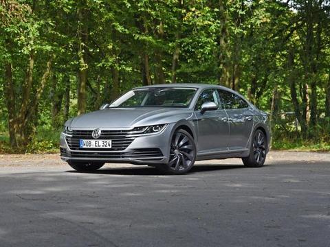 20来万配无边框车门！这3台车比奔驰漂亮，谁还买凯美瑞？