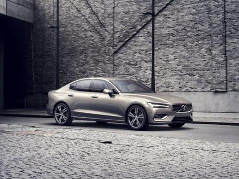 向家族大哥看齐！新一代沃尔沃S60“姗姗来迟”？