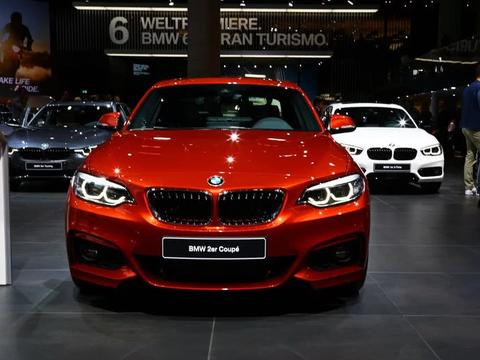 进口宝马也投降了！从54万降到21万，急哭保时捷!