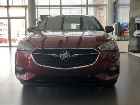 到店实拍全新凯越，轴距2米6配CVT油耗4.6L，卖9万比桑塔纳实在