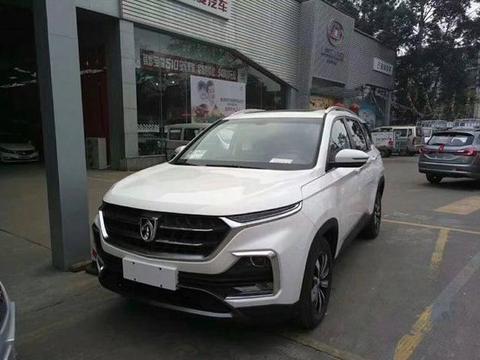 宝骏530终于来了，国内首提，车主：外观内饰胜哈佛H6,买6万很值