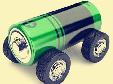 别再买新能源汽车了！专家说了新能源汽车是个骗局，网上炸..