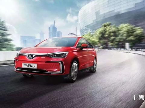 EU系列的核心换代产品，北汽新能源EU5表示长续航才是硬道理