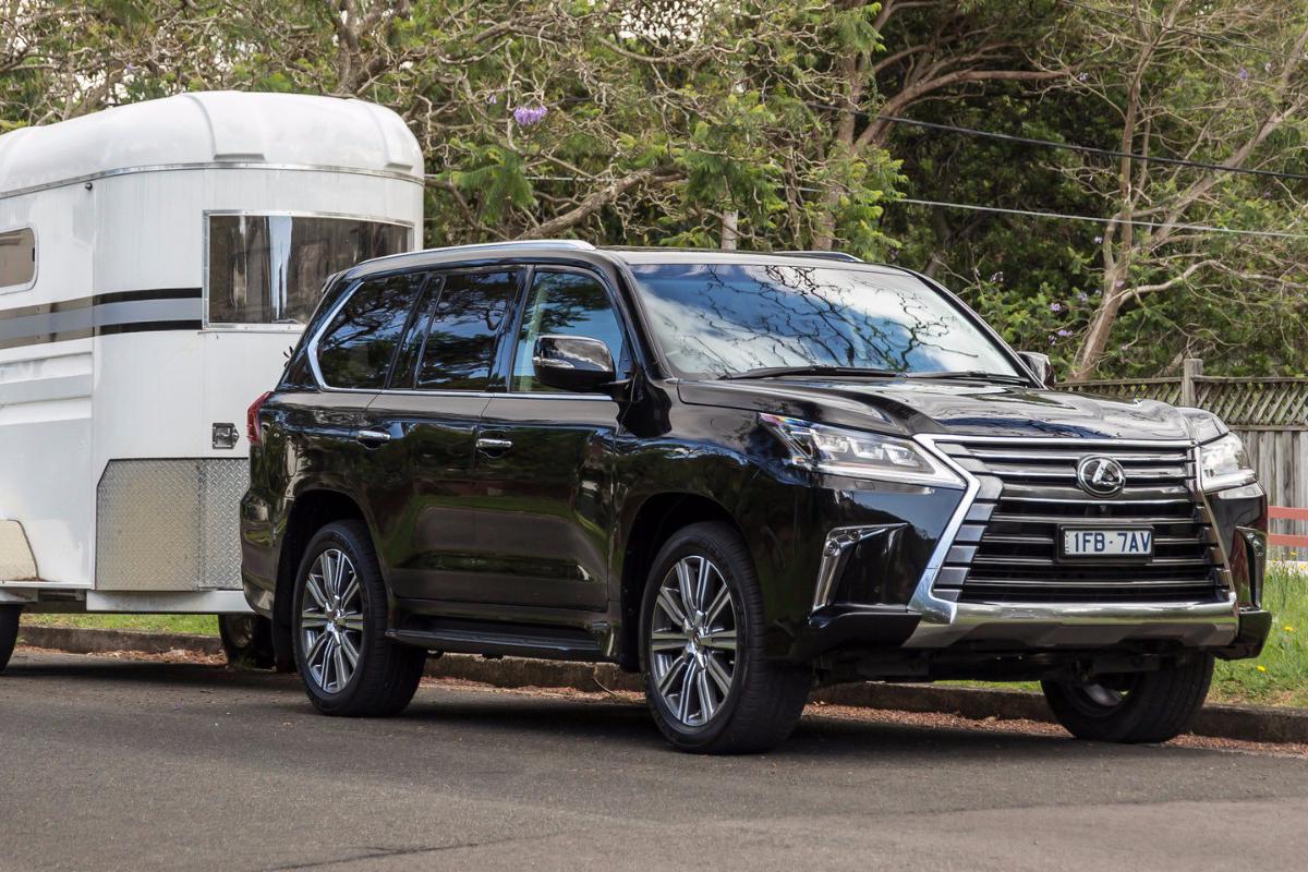 哪个值得买？2017款雷克萨斯LX570平行进口与中规对比！