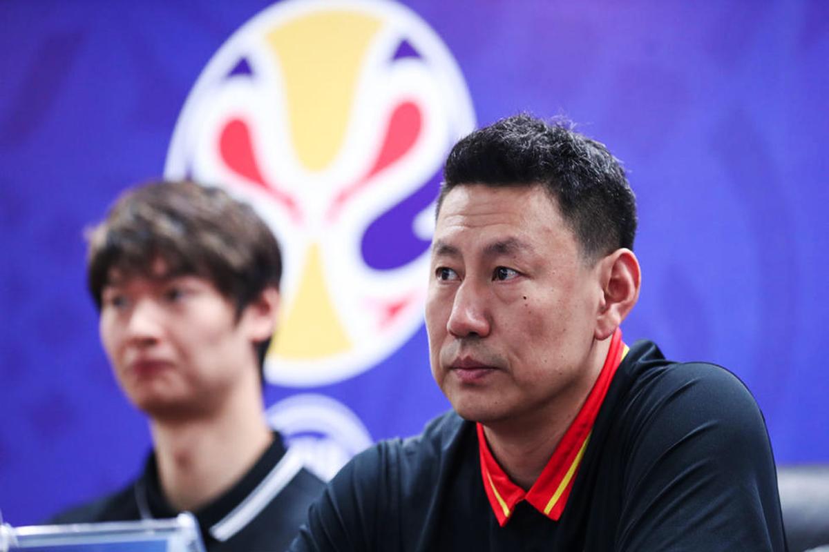 同是归化球员特拉里夫不敌日本双塔,韩国男篮