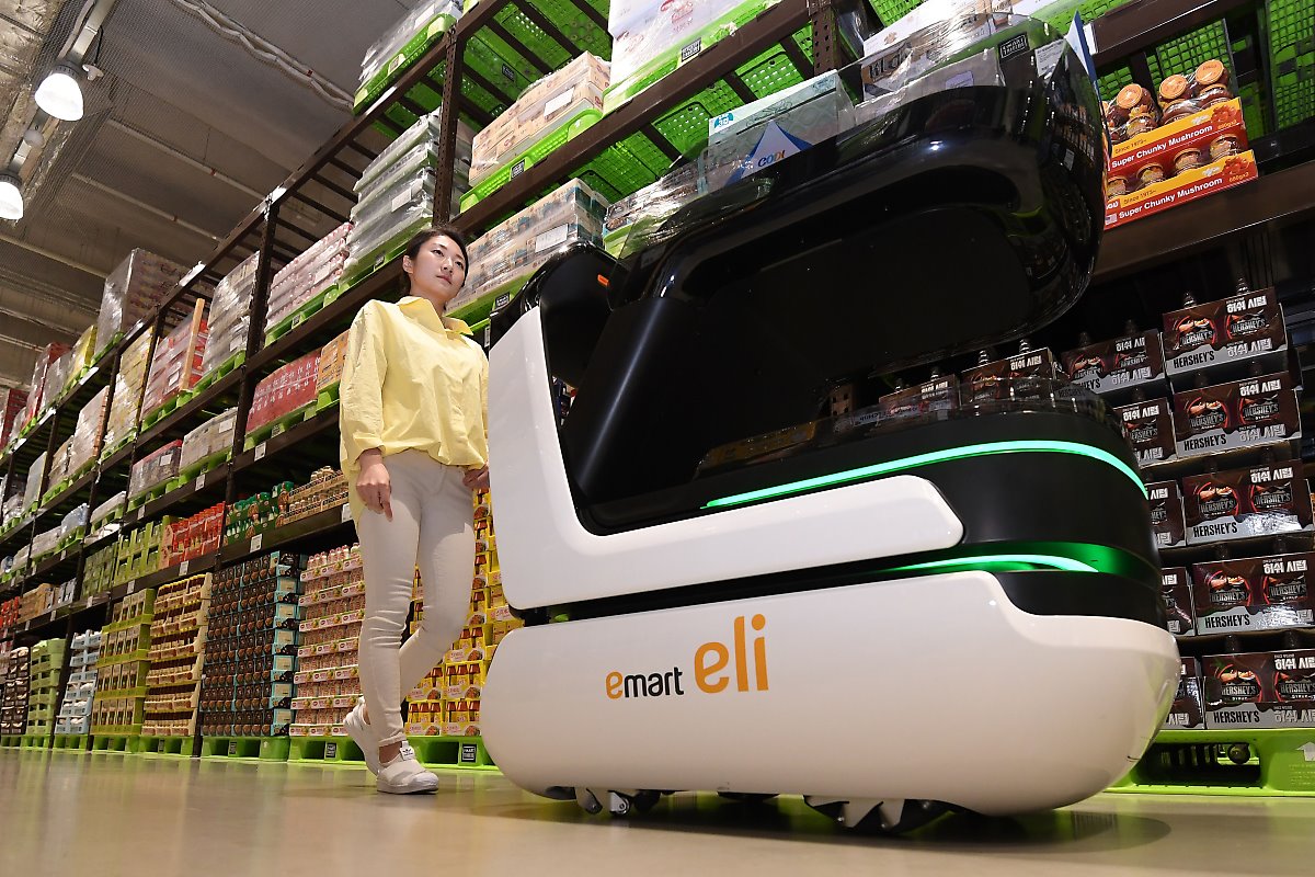 韩国发明智能购物车自动跟随结账去超市再也不用排队