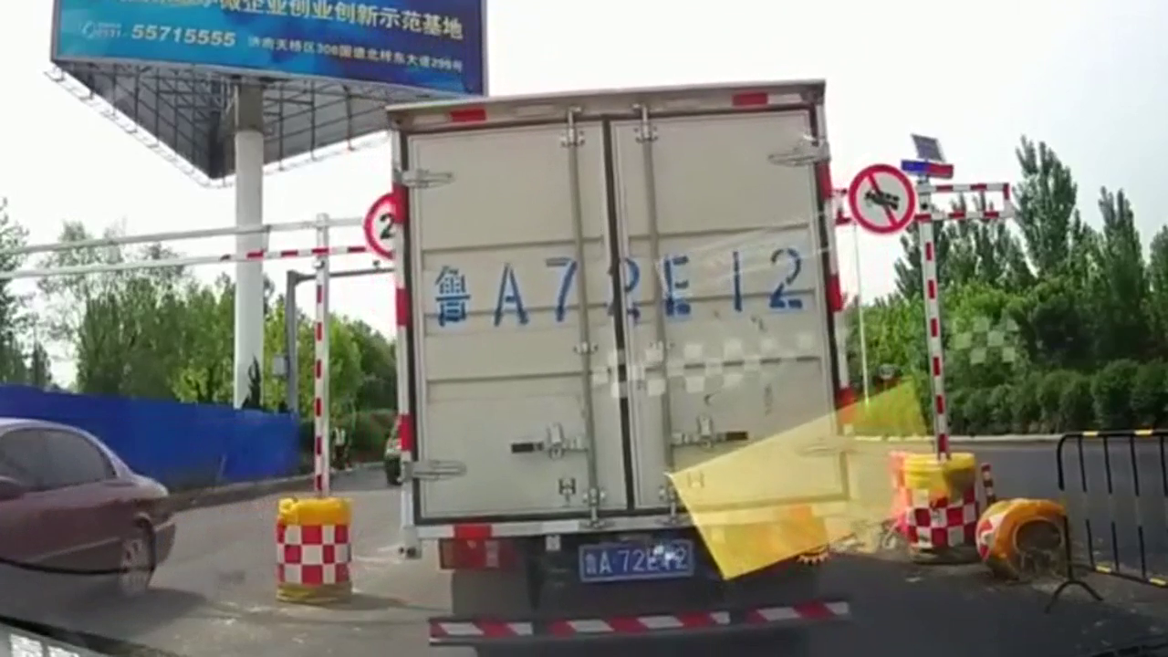 真厉害，电动车忘了看路我以为别克轿车要背黑锅