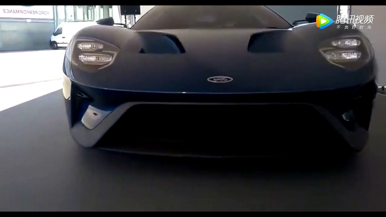 2017款福特GT超级跑车，霸气的车身看着让人流口水