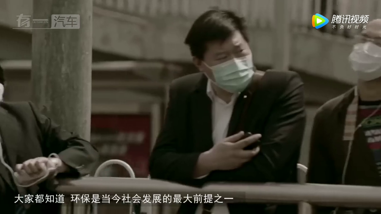 中国建成太阳能道路，电动车边跑边充电，网友：要交电费吗？