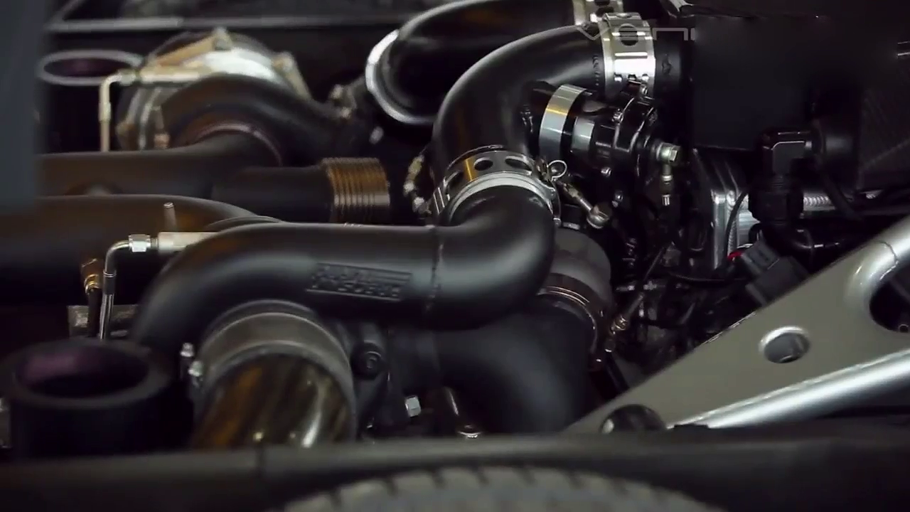 干翻布加迪 看超级跑车的极速全纪录