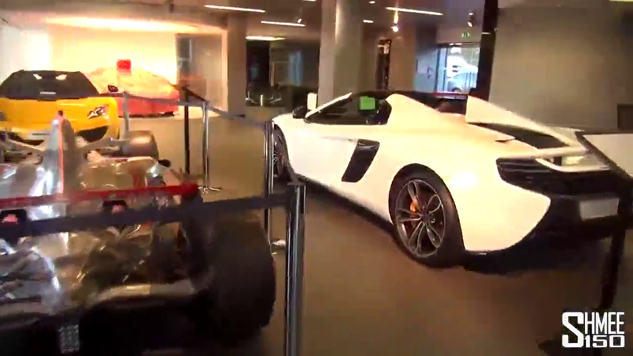 撕开遮车布的瞬间 才是超级跑车霸气的开始