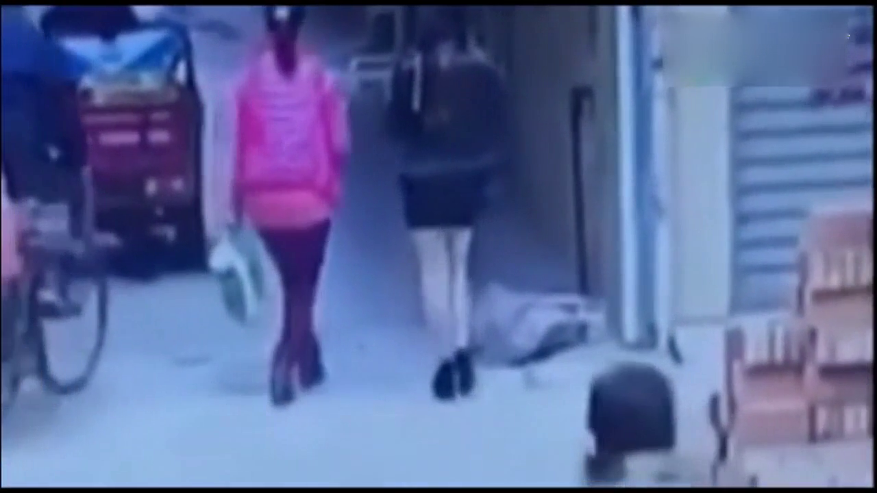 撕女生内裤内衣的视频_女生内衣内裤(2)