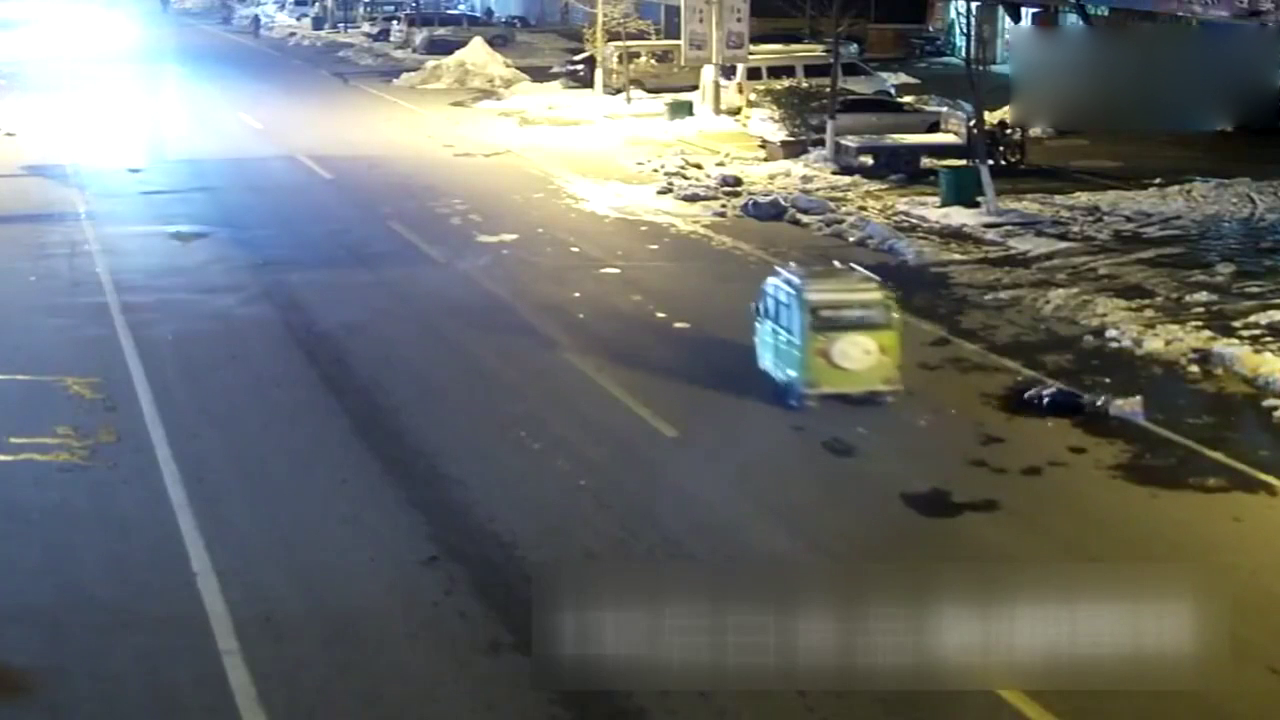 惊！电动车拐角撞伤人，随后逃逸