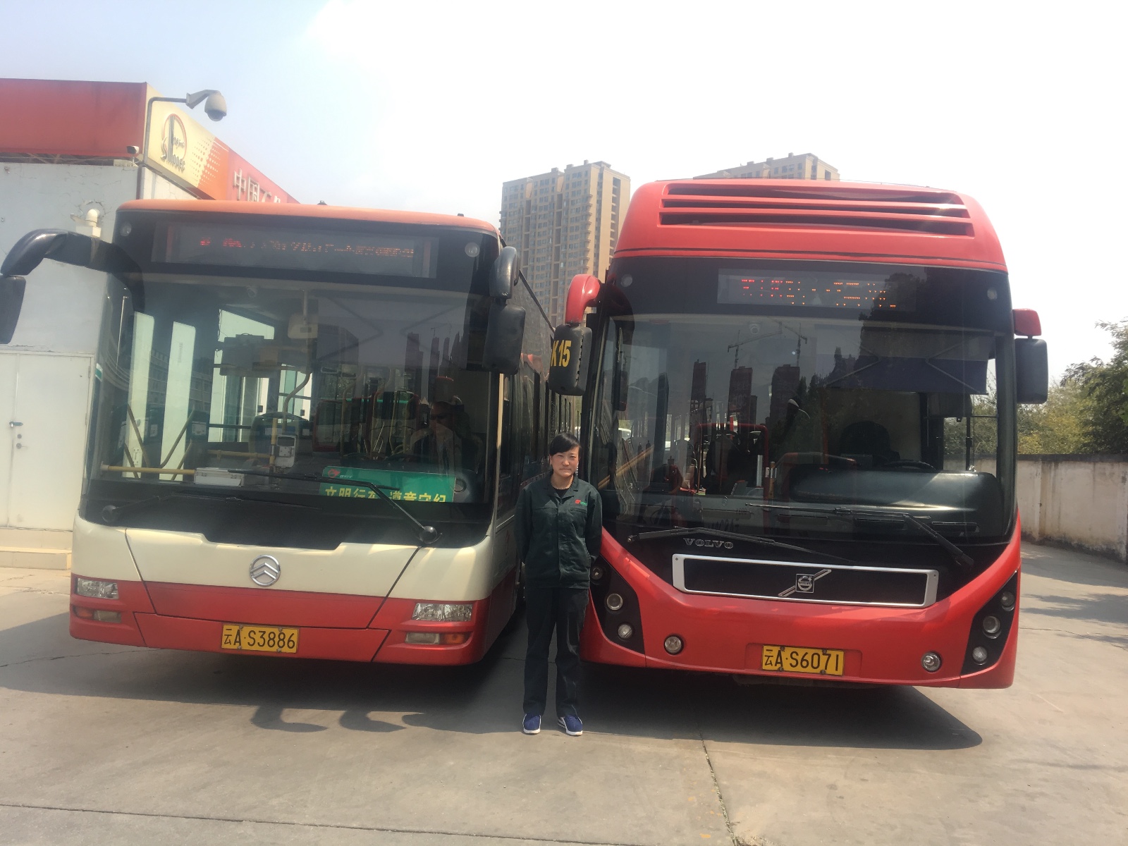 18米长进口组装沃尔沃公交车 全国仅此一辆在