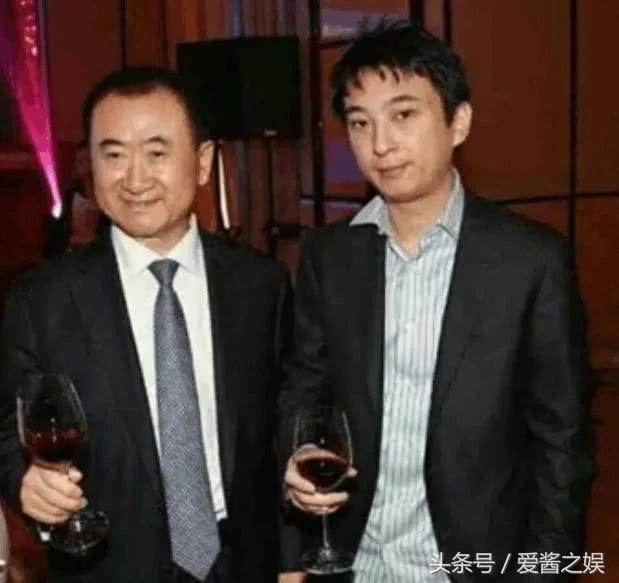 只知王思聪父亲,没想到爷爷外公背景更强,难怪称“国民老公”!
