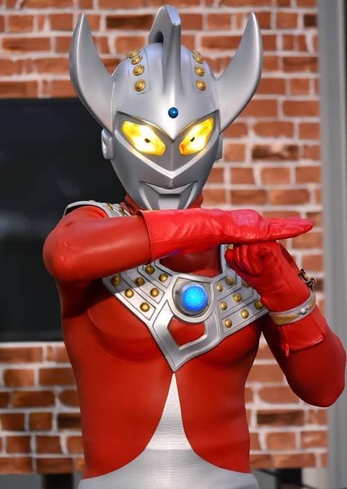 泰罗奥特曼很帅的图片合集