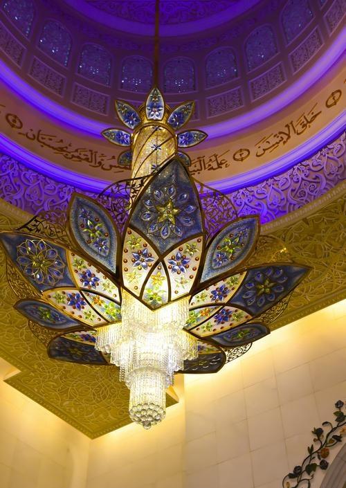 排名世界第八的清真寺, 用46吨黄金建造而成