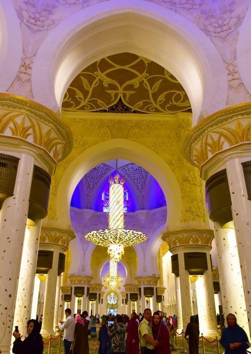 排名世界第八的清真寺, 用46吨黄金建造而成