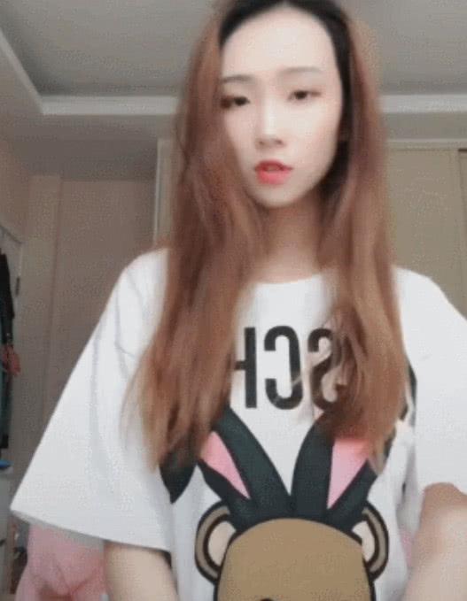 搞笑内涵gif图: 妹子你就是这家店的8号技师吧!