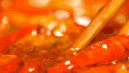 成都人眼里红油油的火锅代表的就是“川西坝子”