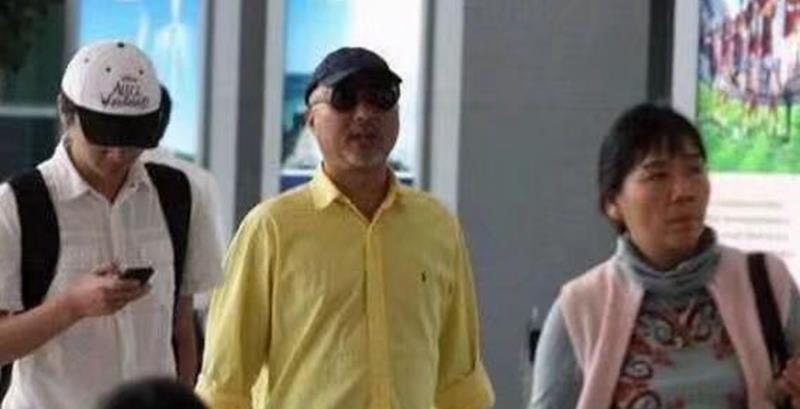 64岁陈佩斯老婆近照曝光,每天面对这样的女人,真是好