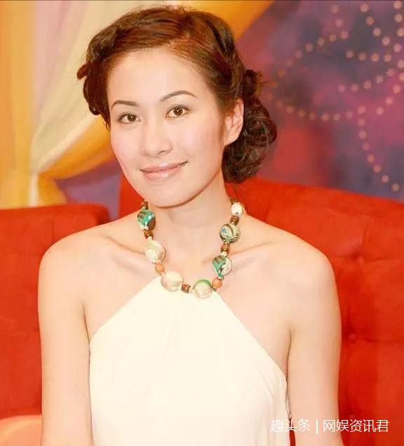 她曾是香港TVB当红小花旦，屡屡被传绯闻，如今晒出超大钻戒！