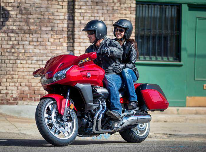 刚买雅马哈就后悔,哈雷新车比铃木还漂亮,提速