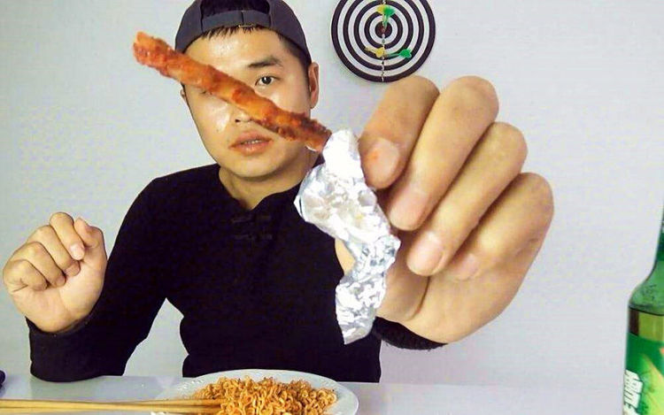 全球最辣的5种零食,死神辣条跟最后一种比只