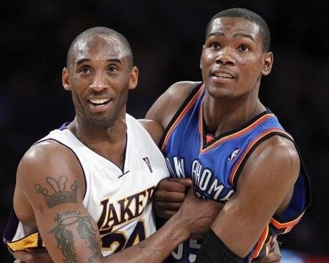 总决赛拿下50的分球员都有谁?历史上仅有两人