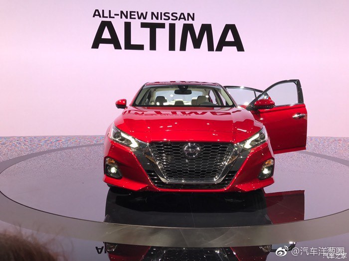 全新天籁亮相  ，作为日系三杰压轴出场车型，全新天籁将搭载一台2