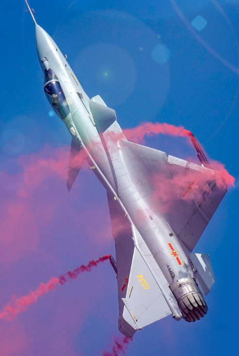 珠海航展,歼10矢量推进验证机高清大图,外国人