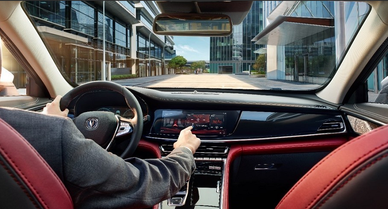 长安CS85内饰官图发布 三屏设计 广州车展首发亮相