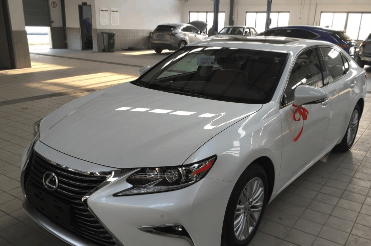 2015款雷克萨斯ES200精英版, 被称为最便宜的日系豪华进口车