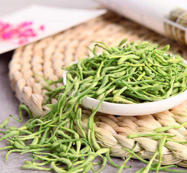 宝宝长痱子用什么洗澡最好