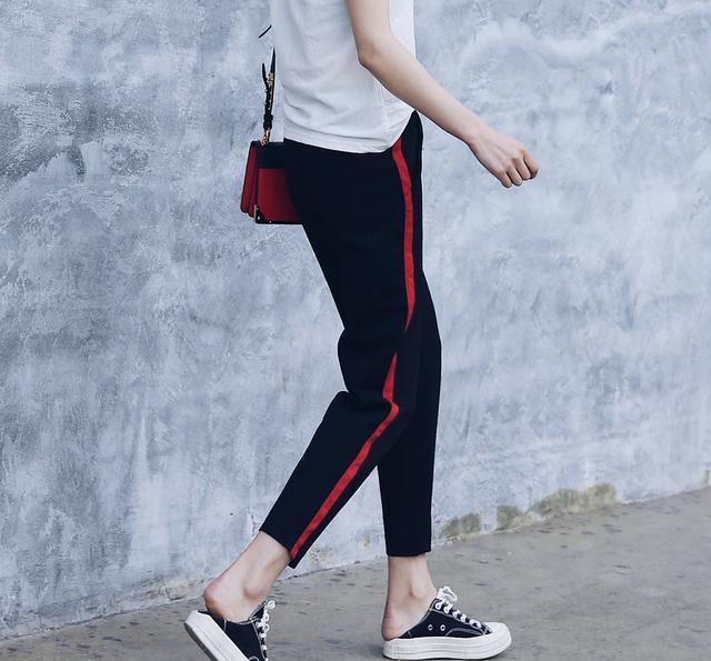 现在的袜子太人性化了, 高跟鞋和凉鞋也能穿, 简