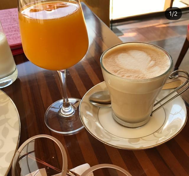 陈若仪越来越会穿搭, 把家里的三个儿子都打扮