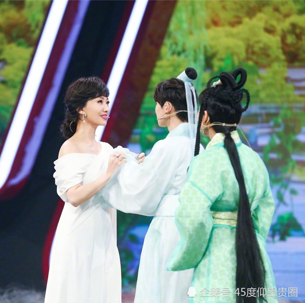 赵雅芝,叶童,陈美琪聚首《王牌对王牌》重演《新白娘子传奇》