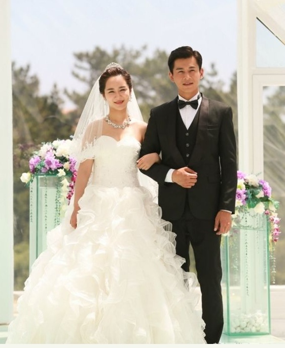 杨紫拍戏穿过的嫁衣,第一张雷人,最后一张最惊